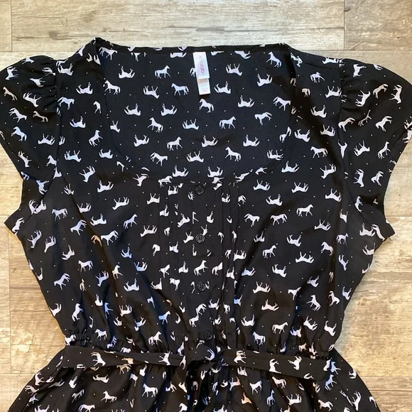 Adorable Horse Summer Dress - Picture 2 of 4